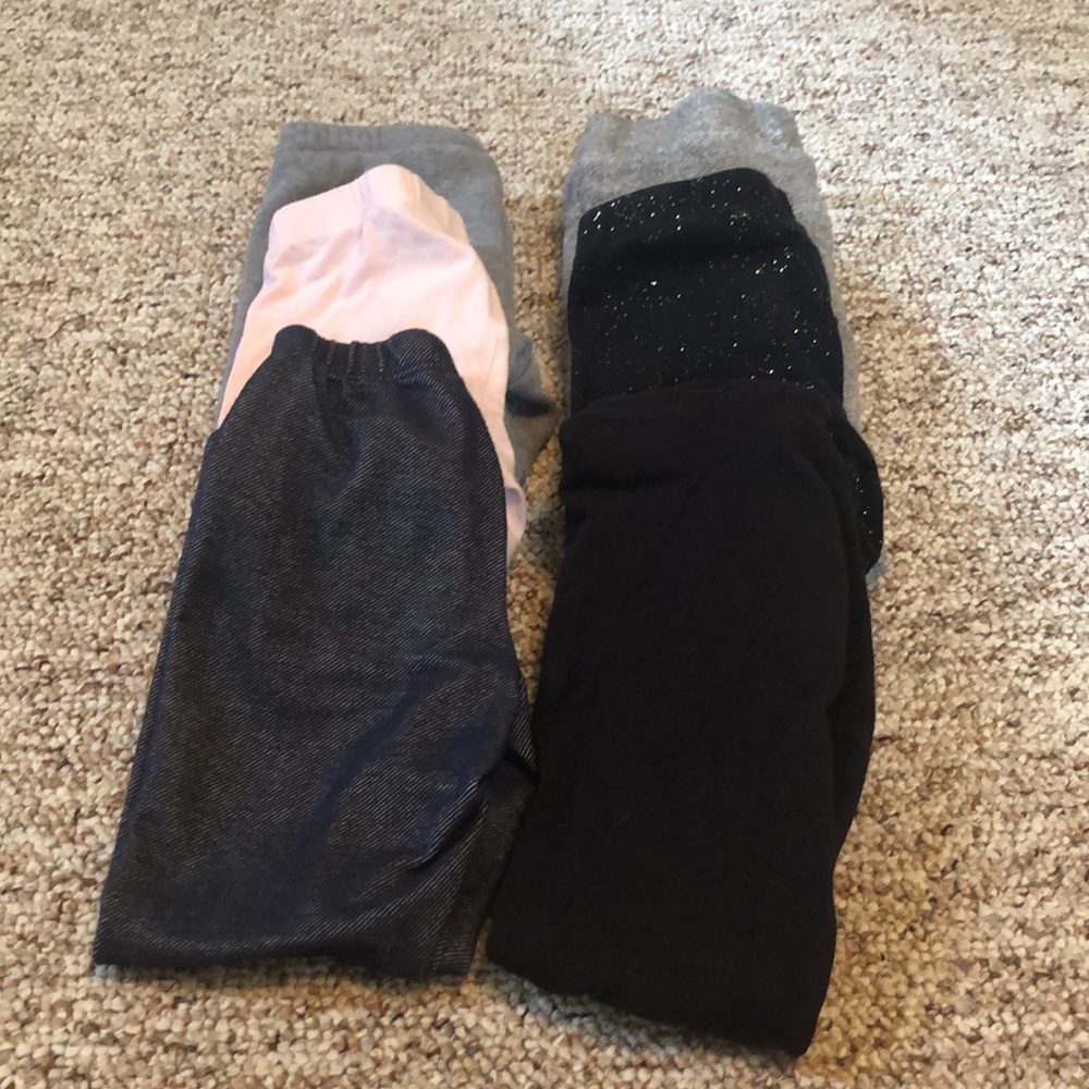 ⭐️ Bundle of (6) 4t leggings